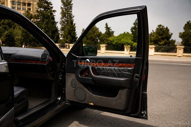 Mercedes S 320-13