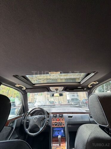 Mercedes E 240-12