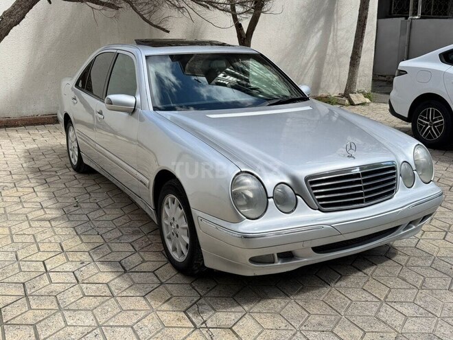 Mercedes E 240-2
