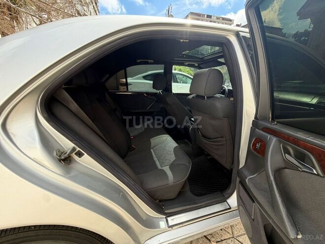 Mercedes E 240-9