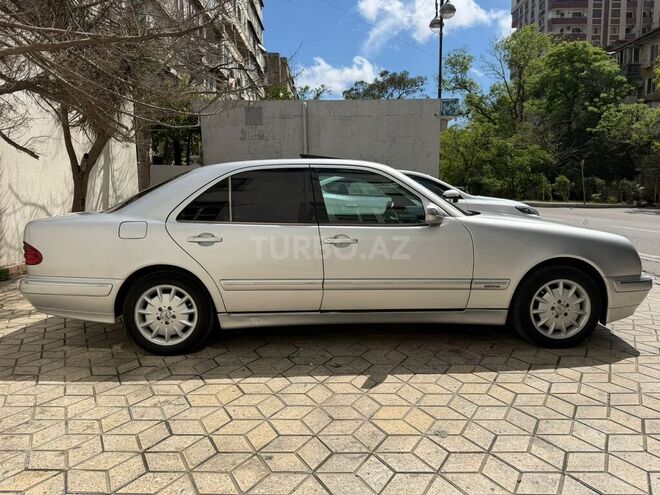 Mercedes E 240-6