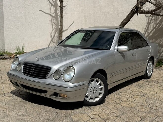 Mercedes E 240-1