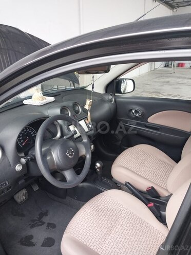 Nissan March-12