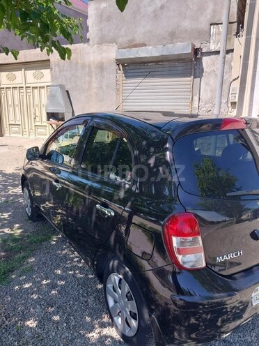 Nissan March-5