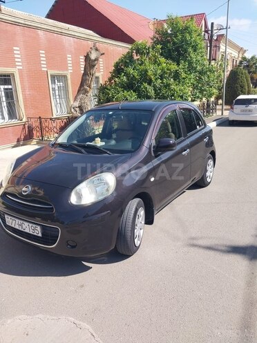 Nissan March-6