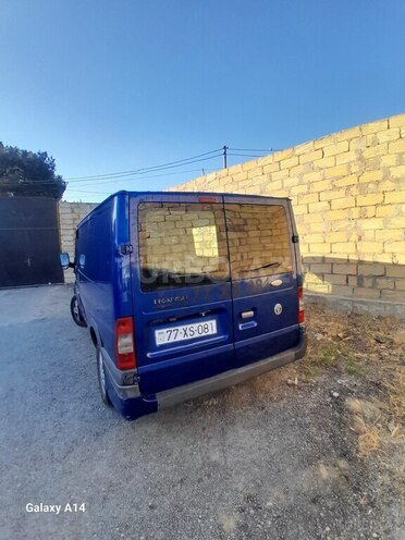 Ford Transit-3