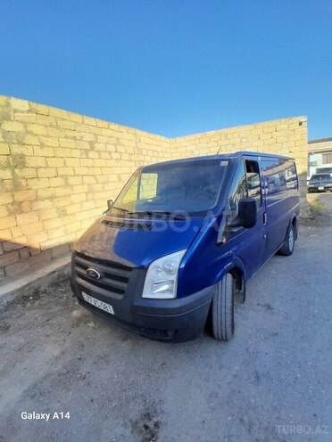 Ford Transit-4
