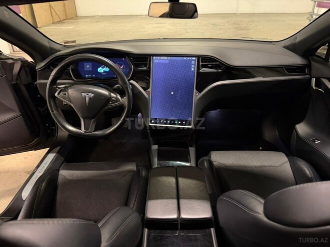 Tesla Model S-11