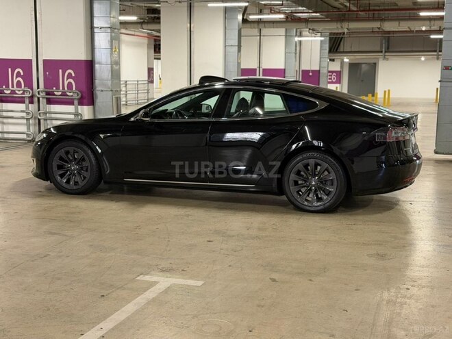 Tesla Model S-8