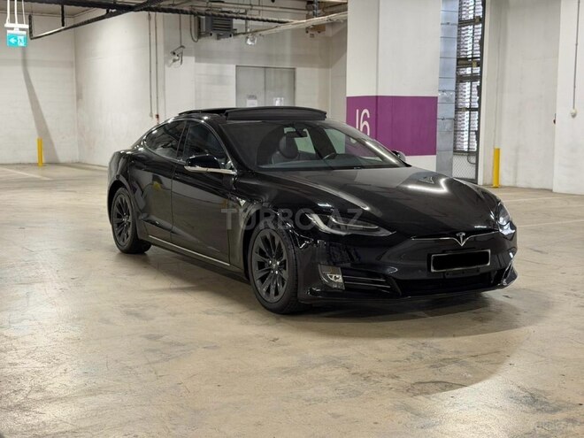 Tesla Model S-4