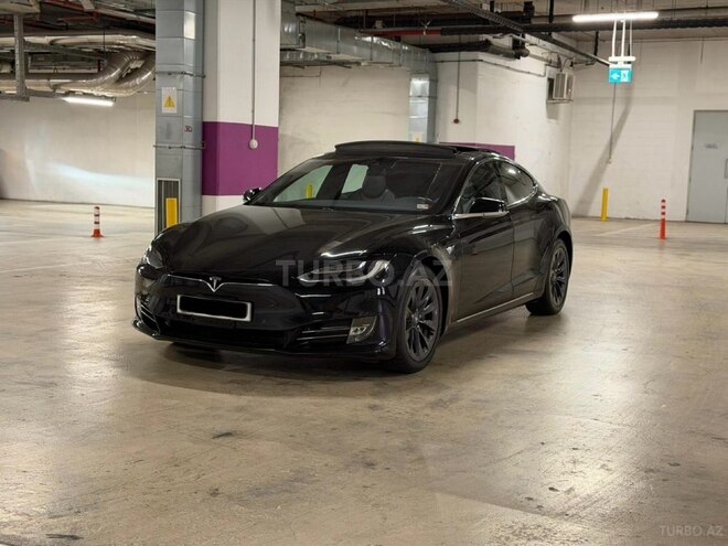 Tesla Model S-2