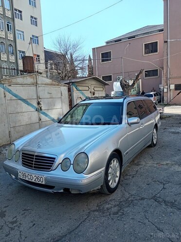 Mercedes E 240-6
