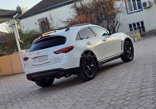 Infiniti FX35-2