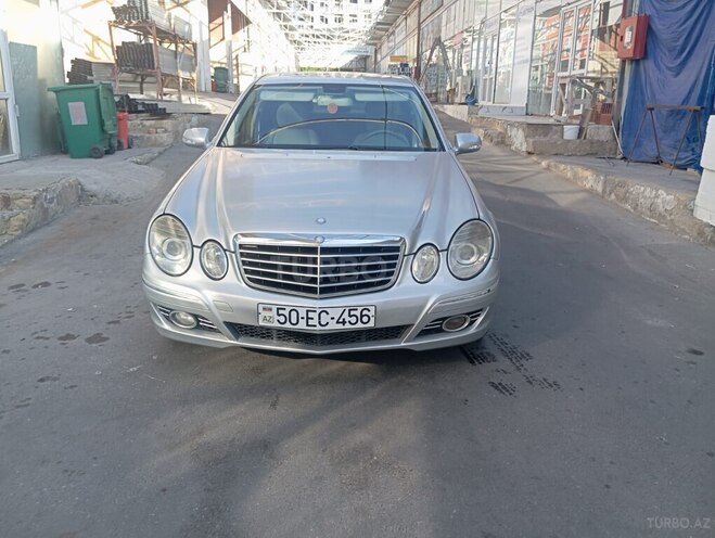 Mercedes E 220-1