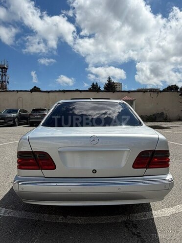 Mercedes E 240-9