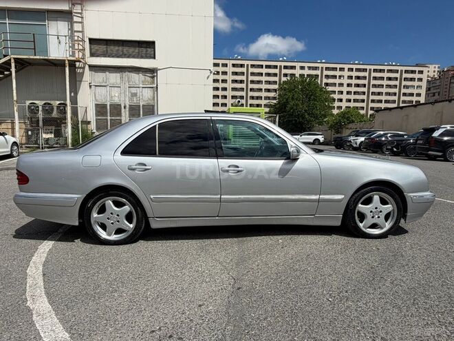 Mercedes E 240-10
