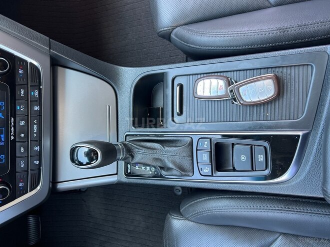Hyundai Sonata-15