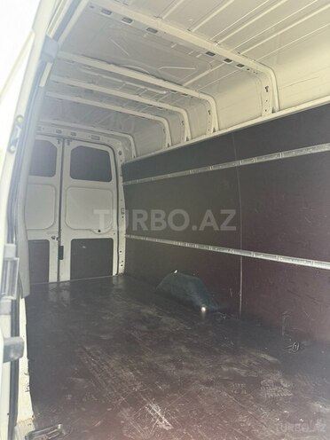 Ford Transit-15