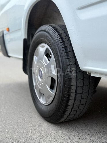 Ford Transit-5