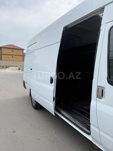 Ford Transit-4