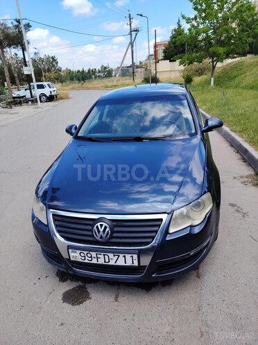 Volkswagen Passat-1