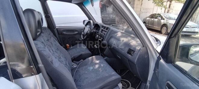 Toyota RAV4-16