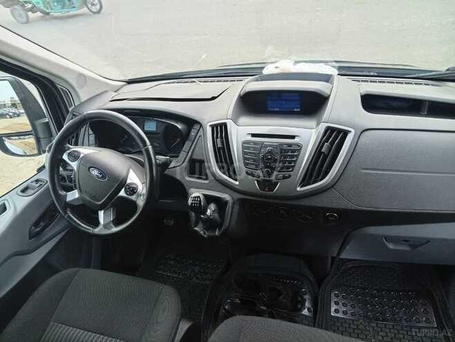 Ford Transit-8