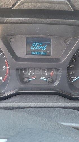 Ford Transit-9