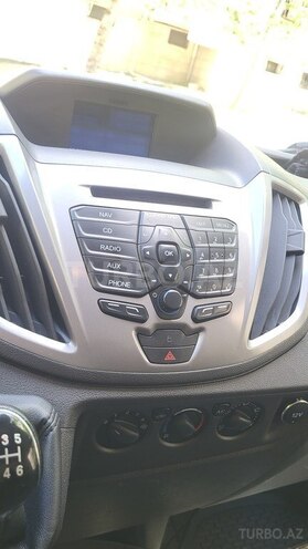 Ford Transit-15