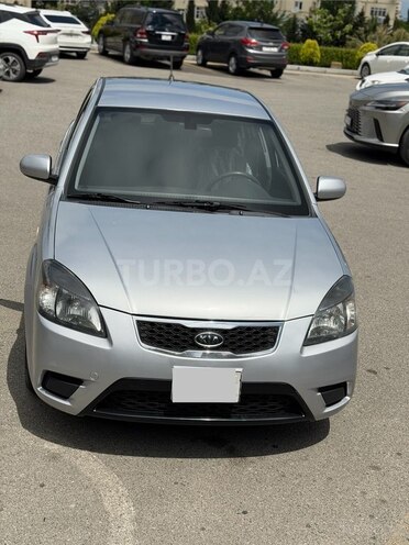 Kia Rio-1