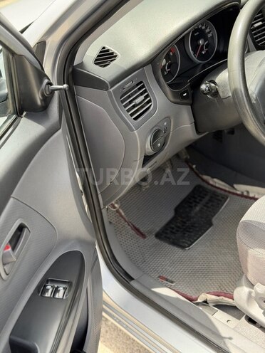 Kia Rio-5
