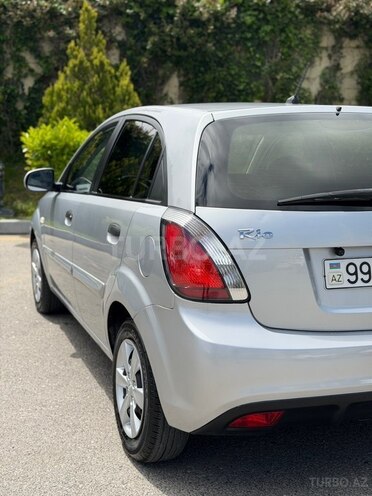 Kia Rio-13