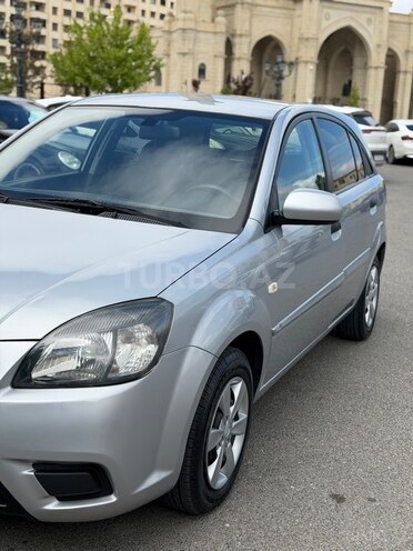 Kia Rio-3
