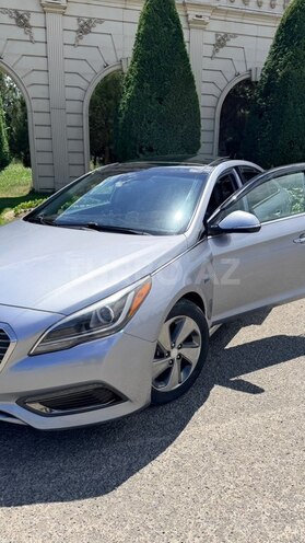 Hyundai Sonata-2