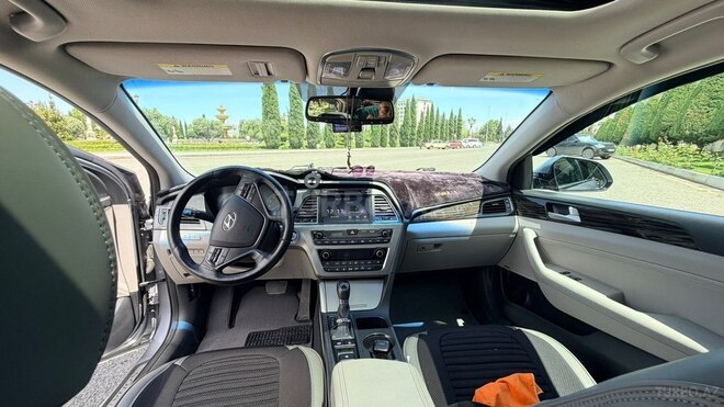 Hyundai Sonata-10
