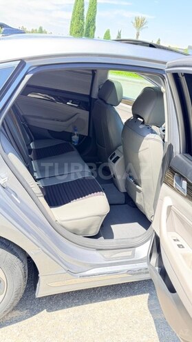 Hyundai Sonata-6