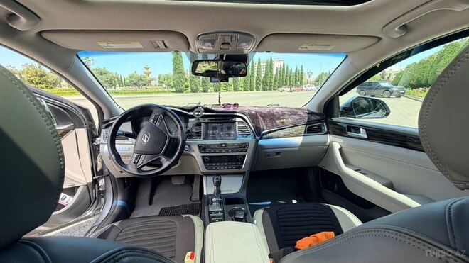 Hyundai Sonata-15