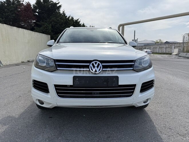 Volkswagen Touareg-1