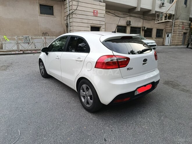 Kia Rio-5