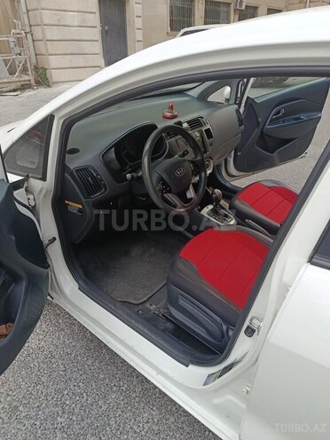 Kia Rio-12