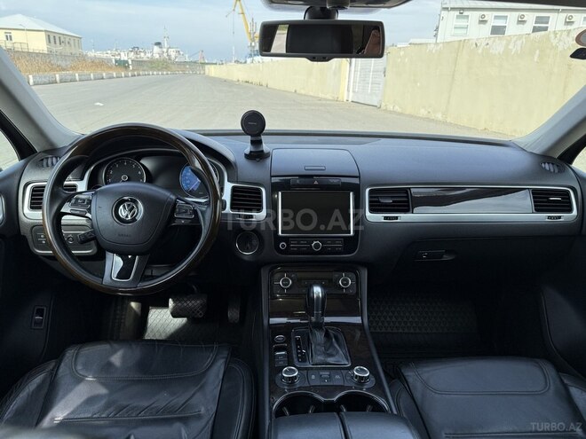 Volkswagen Touareg-3