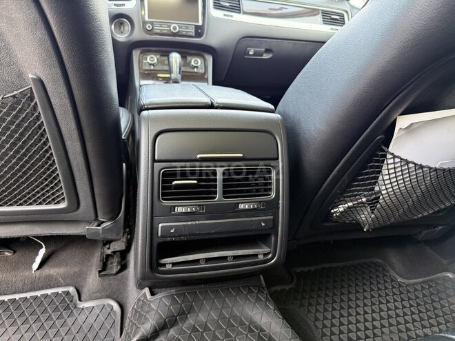 Volkswagen Touareg-11