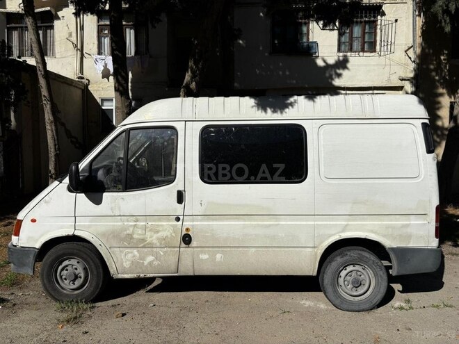 Ford Transit-2
