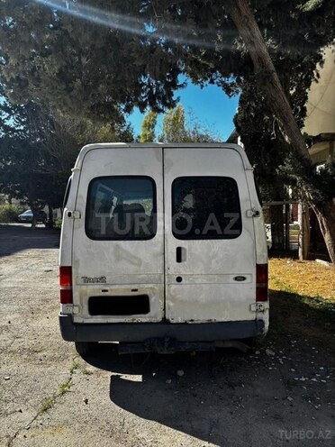 Ford Transit-4
