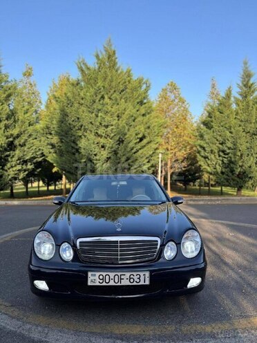 Mercedes E 240-1