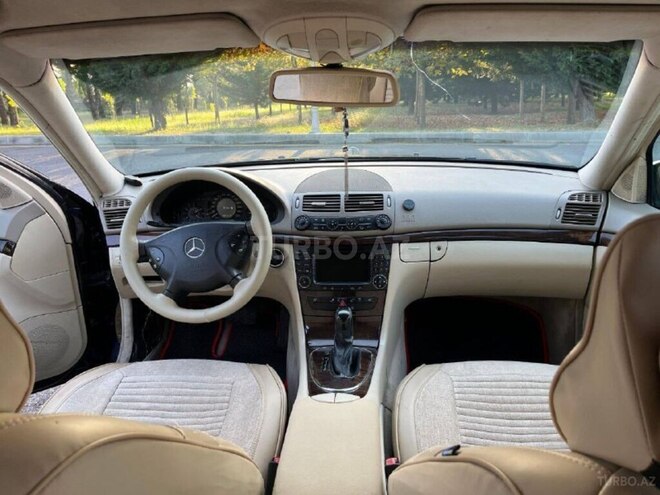 Mercedes E 240-4