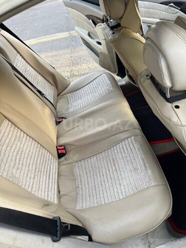 Mercedes E 240-6