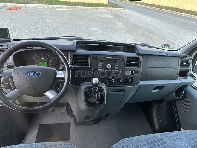Ford Transit-2