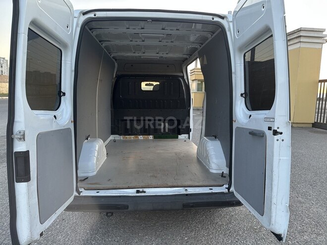 Ford Transit-14