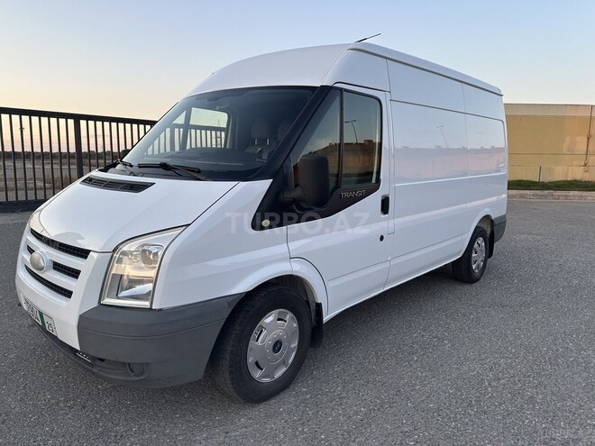 Ford Transit-16